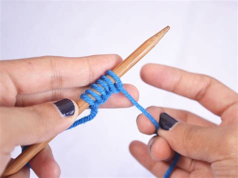 Here's the most basic, easiest, quickest cast-on method for knitting in less than a minute! Super simple. All you do is wrap the yarn around your finger, the...